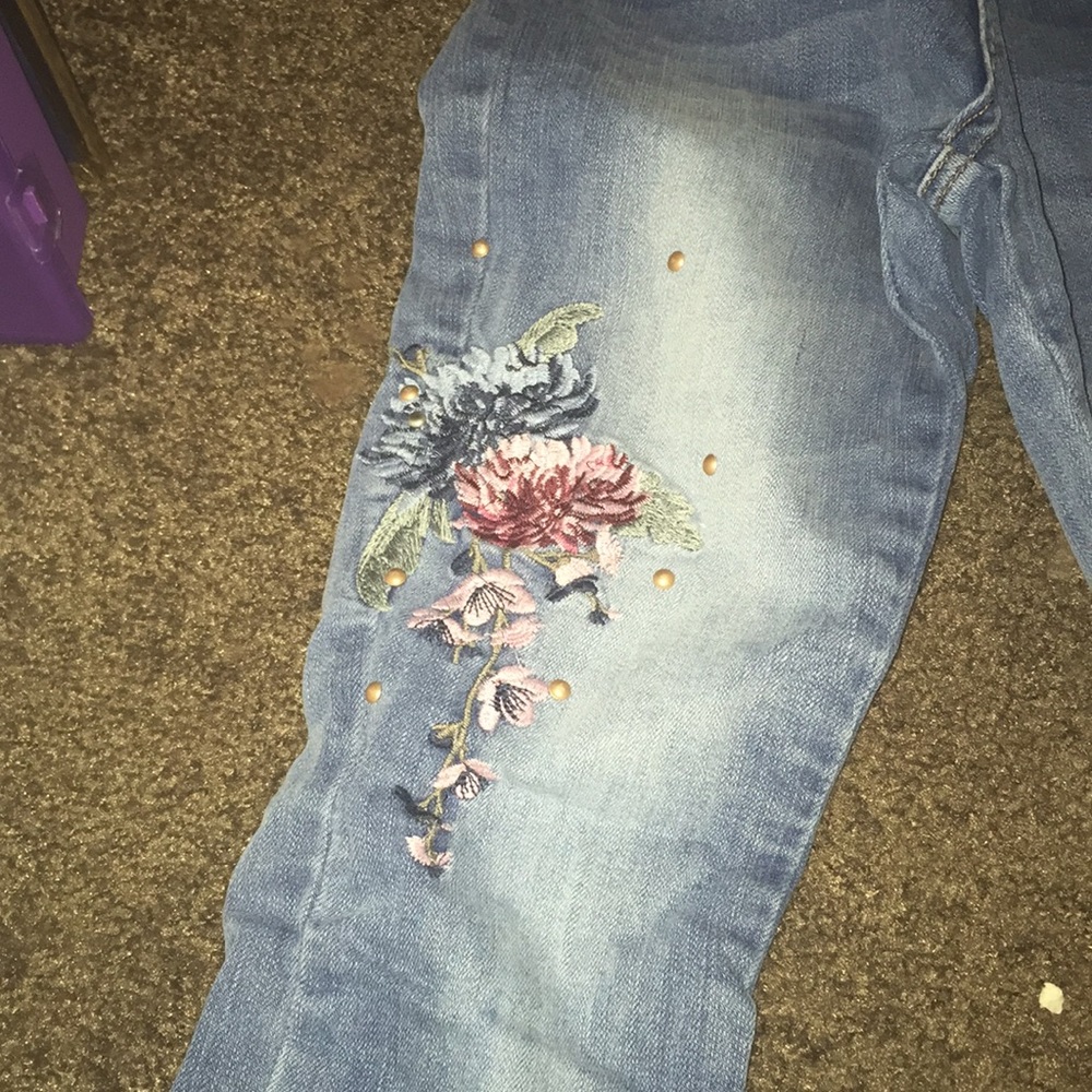 Jeans - Picture 2 of 3